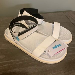 Native Women’s Juliet Sandal Size 8